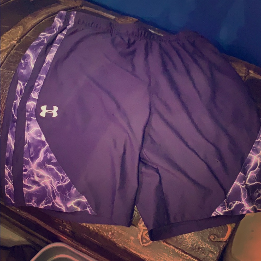 Under armor gym shorts size large